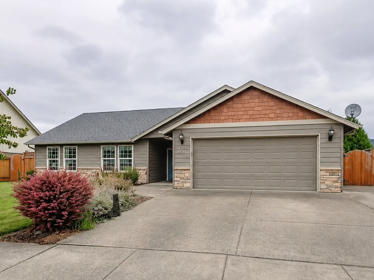 Sweet Home, Oregon property